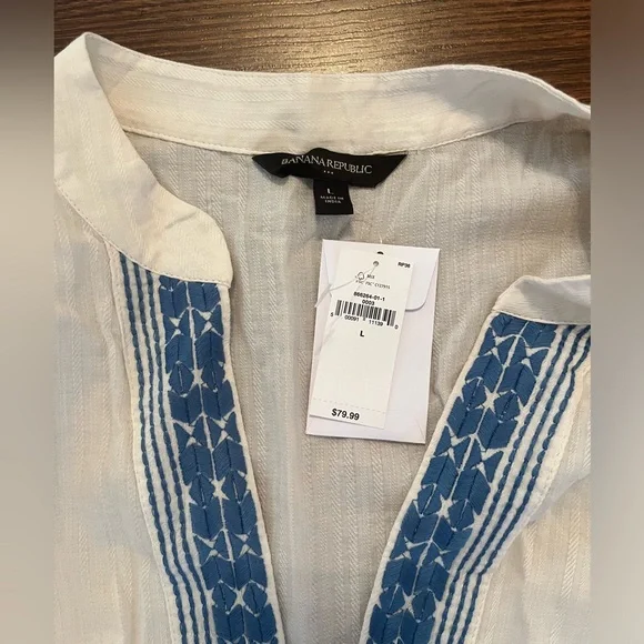 Banana republic embroidered blouse - Picture 2 of 3